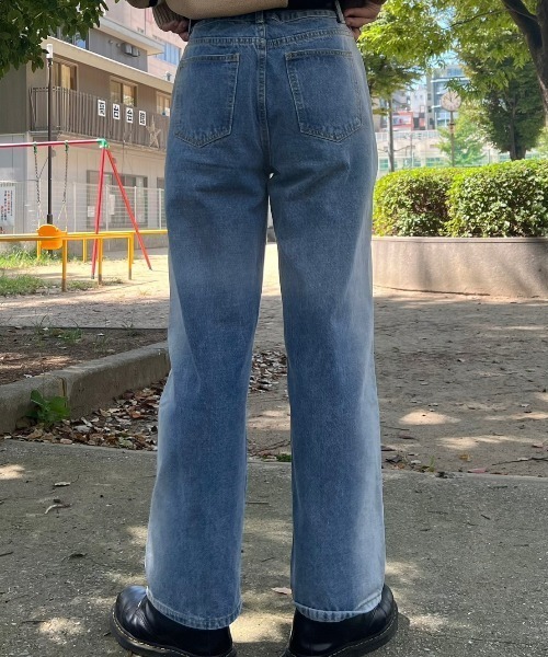 Chikashitsu +(チカシツプラス)の「【Chikashitsu +/チカシツプラス】screw stitch slit denim pants / デニム デニムパンツ 黒 デニム 黒 デニム 青(デニムパンツ・メンズ・ライトブルー/ブラック・L/M)」の14枚目の写真