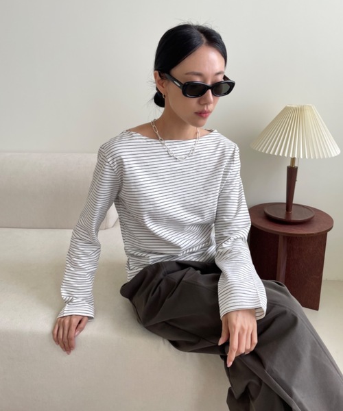 Didot.showroom（ディドット ショールーム）の「ボートネックピンストライプロンT（Tシャツ/カットソー・レディース・ブラック/ベージュ/ブラウン/ホワイト・FREE）」の5枚目の写真
