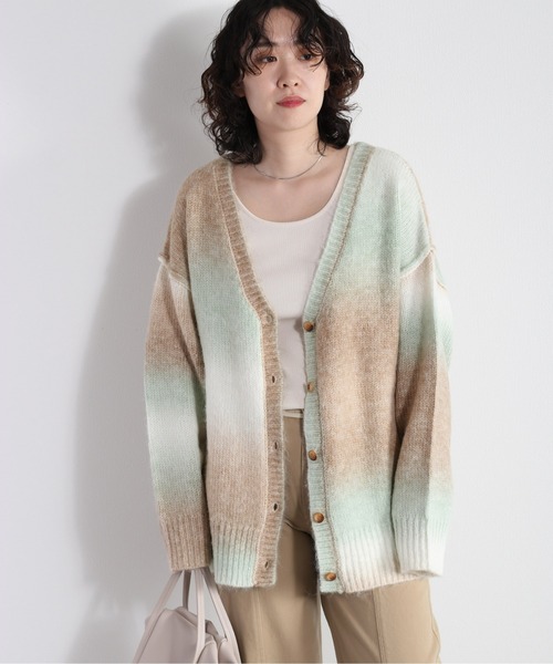 cepo（セポ）の「グラデーション Ｖネックカーディガン（カーディガン/ボレロ・レディース・ピンク/イエロー/グリーン・M）」の7枚目の写真