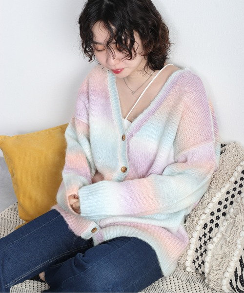 cepo（セポ）の「グラデーション Ｖネックカーディガン（カーディガン/ボレロ・レディース・ピンク/イエロー/グリーン・M）」の15枚目の写真