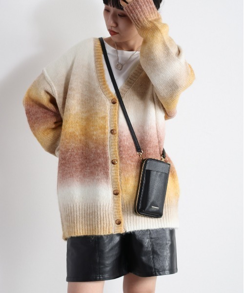 cepo（セポ）の「グラデーション Ｖネックカーディガン（カーディガン/ボレロ・レディース・ピンク/イエロー/グリーン・M）」の5枚目の写真