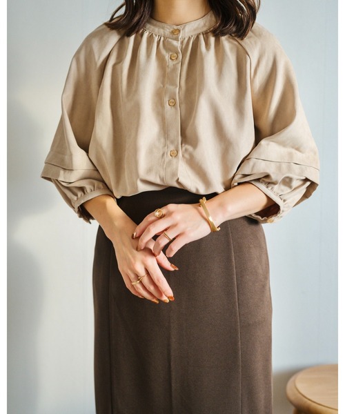 Amourire(アムリール)の「【yumiコラボ】シャツコール袖タックブラウス(シャツ/ブラウス・レディース・ダークグレー/ベージュ/ブルーグレー・M/L)」の13枚目の写真