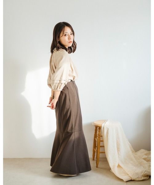 Amourire(アムリール)の「【yumiコラボ】シャツコール袖タックブラウス(シャツ/ブラウス・レディース・ダークグレー/ベージュ/ブルーグレー・M/L)」の17枚目の写真