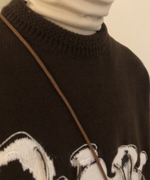MGV（エムジーヴィー）の「フロントロゴステッチプルオーバーニット（ニット/セーター・メンズ・グレー/ブラウン/ブラック・MEDIUM/LARGE/X-LARGE）」の4枚目の写真