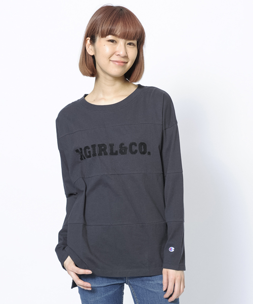 X-girl（エックスガール）の「X-girl×Champion STRIPED L/S TOP（Tシャツ/カットソー・レディース・ホワイト/チャコールグレー/ネイビー・2/1）」の2枚目の写真