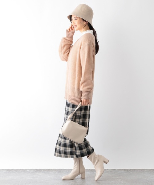 GLOBAL WORK(グローバルワーク)の「モヘアライクボートネックプルオーバー/174595(ニット/セーター・レディース・グレイッシュベージュ/ブルー/ベージュ・FREE)」の12枚目の写真
