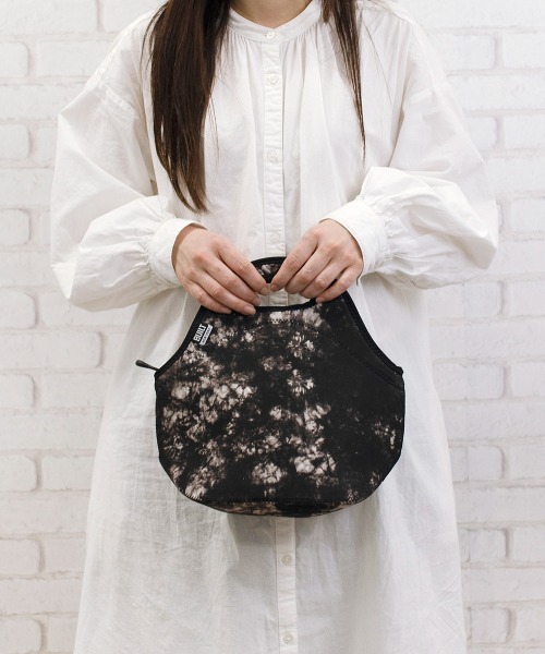 BUILT NY（ビルト　ニューヨーク）の「BUILT/ゴウメットバッグ タイダイ（ハンドバッグ・レディース・ブラック・ONE SIZE）」の8枚目の写真
