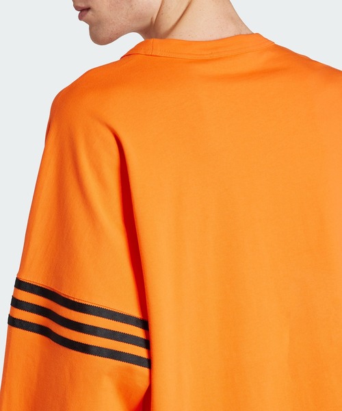adidas（アディダス）の「アディカラー Neuclassics 長袖Tシャツ