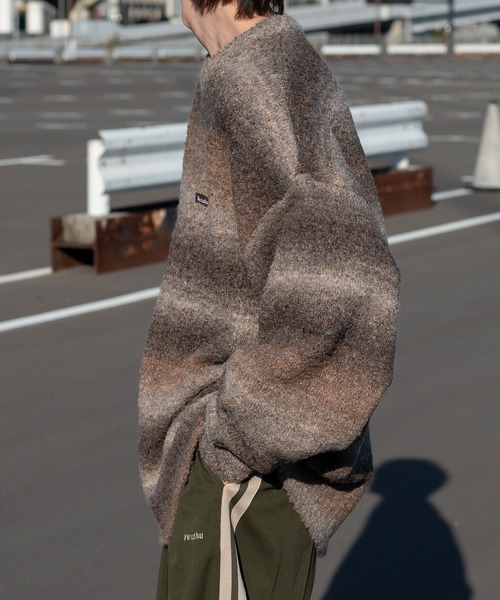 Perushu(ペルーシュ)の「ルーズグラデーションニットプルオーバー(ニット/セーター・メンズ・ブラウン/グリーン/オレンジ・LARGE/MEDIUM)」の17枚目の写真