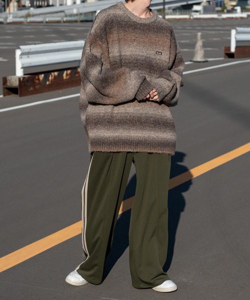Perushu(ペルーシュ)の「ルーズグラデーションニットプルオーバー(ニット/セーター・メンズ・ブラウン/グリーン/オレンジ・LARGE/MEDIUM)」の8枚目の写真