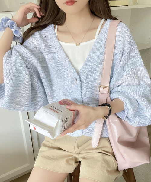 mily bilet(ミウィビレット)の「【mily bilet】グラデが美しいモテニット。V開きクロップドカーディガン(カーディガン/ボレロ・レディース・ブラック/アイボリー/ピンク系/ブルー系その他・LARGE/MEDIUM/SMALL/X-LARGE)」の3枚目の写真