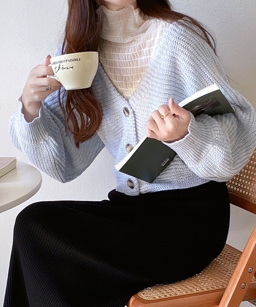 mily bilet(ミウィビレット)の「【mily bilet】グラデが美しいモテニット。V開きクロップドカーディガン(カーディガン/ボレロ・レディース・ブラック/アイボリー/ピンク系/ブルー系その他・LARGE/MEDIUM/SMALL/X-LARGE)」の8枚目の写真