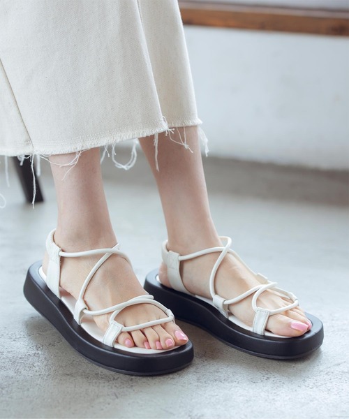 フェイクレザーコードナローサンダル