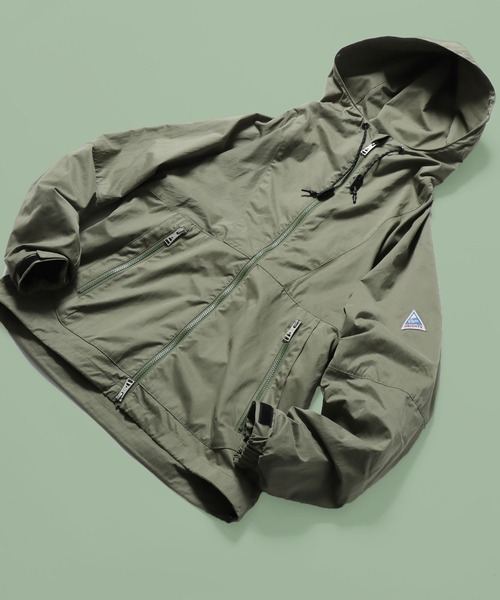Cape HEIGHTS（ケープハイツ）の「Cape Heights/ケープハイツ SOLVERSTONE ナイロンジャケット マウンテンパーカー ワンポイント ロゴ（ナイロンジャケット・メンズ・オリーブ/ブラック・S/M/L）」の2枚目の写真