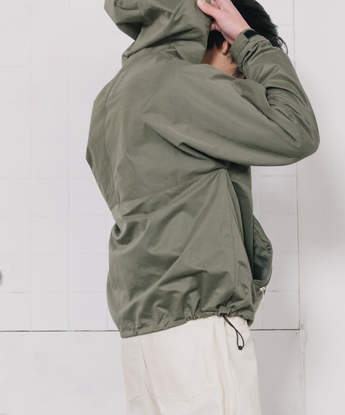 Cape HEIGHTS（ケープハイツ）の「Cape Heights/ケープハイツ SOLVERSTONE ナイロンジャケット マウンテンパーカー ワンポイント ロゴ（ナイロンジャケット・メンズ・オリーブ/ブラック・S/M/L）」の6枚目の写真