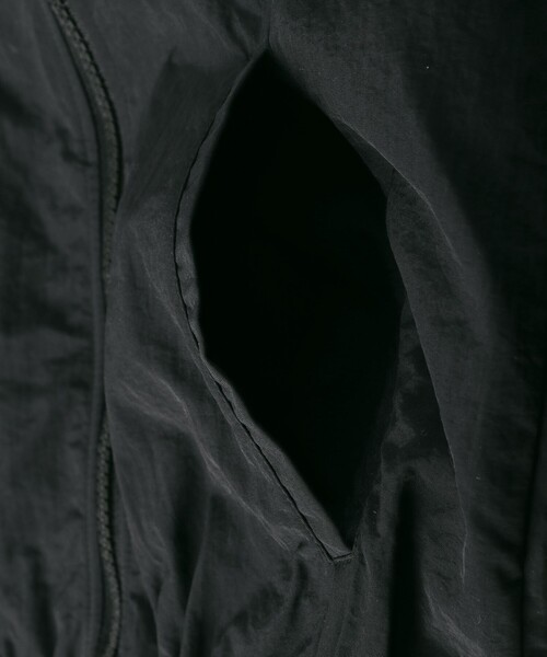 LOGOS（ロゴス）の「【LOGOS】branshes限定　ウィンドブレーカー（ナイロンジャケット・キッズ・ベージュ/ブラック・150/100/120/110/130/140）」の12枚目の写真