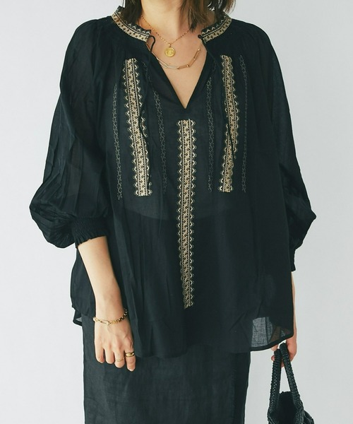 RIVE DROITE（リヴドロワ）の「インドの手仕事が光る繊細な刺繍/金糸