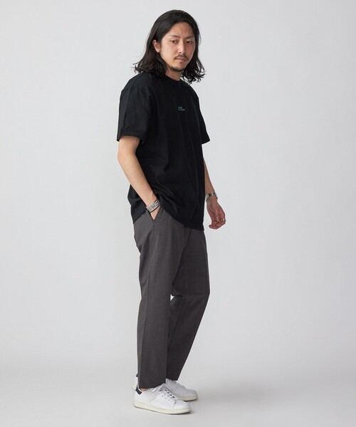 SHIPS（シップス）の「【WEB限定】SHIPS: STYLISH STANDARD ミニ ロゴ 刺繍 Tシャツ（Tシャツ/カットソー・メンズ・ネイビー/ホワイト系その他/ダークグレー/ブラック/ホワイト・X-LARGE/LARGE/SMALL/MEDIUM/XX-LARGE）」の21枚目の写真