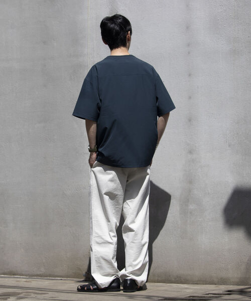 GLOSTER（グロスター）の「【GLOSTER/グロスター】サマートロピカル 胸ジップポケットTシャツ ポケT イージーケア（Tシャツ/カットソー・メンズ・グリーン/ネイビー/グレイッシュベージュ・M/L/S）」の18枚目の写真