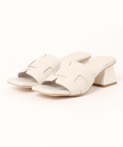 inter-chaussures（インターショシュール）の「【Oh my Sandals】スクエアトウチャンキーヒールサンダル(E32000/E2000A)（サンダル・レディース・ブラック/アイボリー・40/36/38/37/35/39）」の2枚目の写真