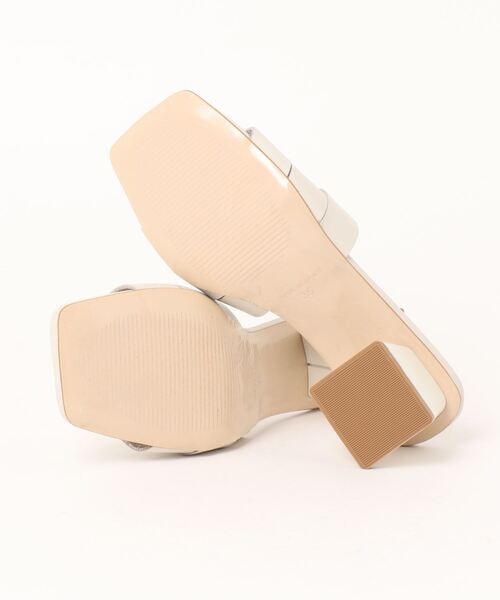 inter-chaussures（インターショシュール）の「【Oh my Sandals】スクエアトウチャンキーヒールサンダル(E32000/E2000A)（サンダル・レディース・ブラック/アイボリー・40/36/38/37/35/39）」の4枚目の写真