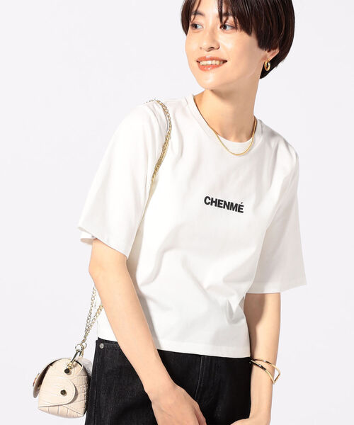 NOLLEY’S Sophi(ノーリーズソフィ)の「ショート丈ロゴTシャツ(Tシャツ/カットソー・レディース・ホワイト系その他4/オフホワイト/チャコールグレー・38)」の2枚目の写真
