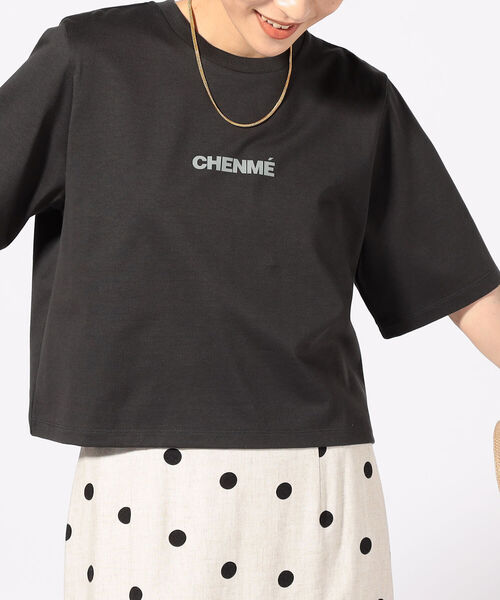NOLLEY’S Sophi(ノーリーズソフィ)の「ショート丈ロゴTシャツ(Tシャツ/カットソー・レディース・ホワイト系その他4/オフホワイト/チャコールグレー・38)」の3枚目の写真