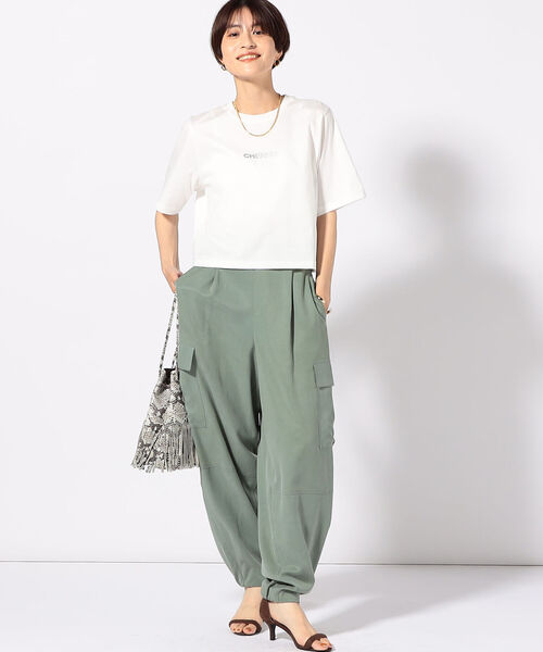 NOLLEY’S Sophi(ノーリーズソフィ)の「ショート丈ロゴTシャツ(Tシャツ/カットソー・レディース・ホワイト系その他4/オフホワイト/チャコールグレー・38)」の4枚目の写真