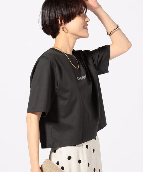 NOLLEY’S Sophi(ノーリーズソフィ)の「ショート丈ロゴTシャツ(Tシャツ/カットソー・レディース・ホワイト系その他4/オフホワイト/チャコールグレー・38)」の12枚目の写真