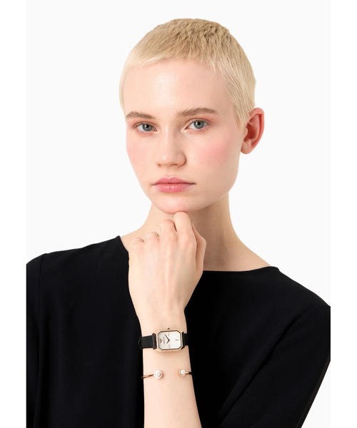 Emporio Armani 電池式腕時計 レザーブレスレットつき Emporio Armani 電池式腕時計 レザーブレスレットつき