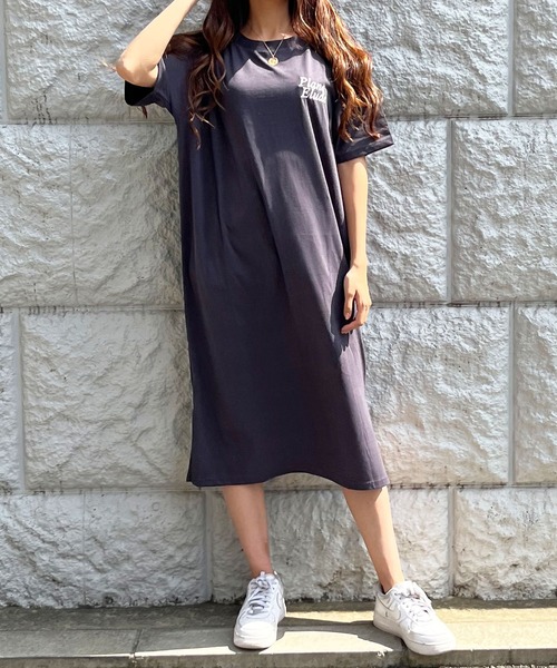 GLAMOROUS JANE(グラマラスジェーン)の「ワッペンバックプリントTシャツワンピース(ワンピース・レディース・杢グレー/カーキ/チャコールグレー/ブラック・FREE)」の15枚目の写真