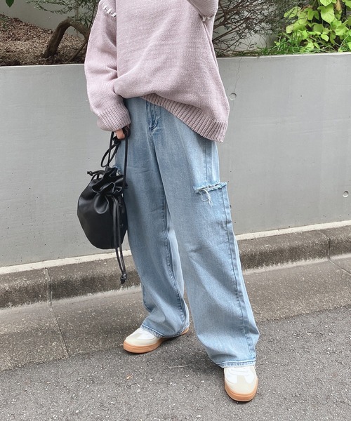 AS KNOW AS plus（アズノゥアズプラス）の「〇サイドスリットダメージデニムパンツ（デニムパンツ・レディース・サックスブルー/ケミカルウォッシュ/ブラック系/グレー系/サックスブルー系・FREE）」の5枚目の写真