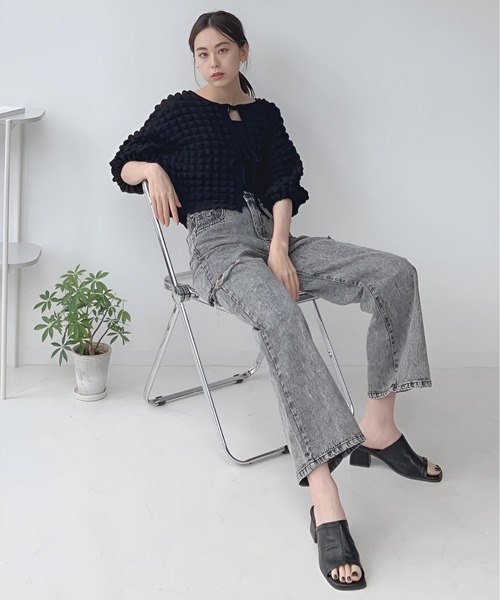 AS KNOW AS plus（アズノゥアズプラス）の「〇サイドスリットダメージデニムパンツ（デニムパンツ・レディース・サックスブルー/ケミカルウォッシュ/ブラック系/グレー系/サックスブルー系・FREE）」の13枚目の写真