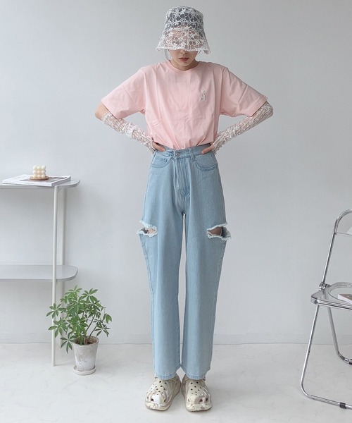 AS KNOW AS plus（アズノゥアズプラス）の「〇サイドスリットダメージデニムパンツ（デニムパンツ・レディース・サックスブルー/ケミカルウォッシュ/ブラック系/グレー系/サックスブルー系・FREE）」の20枚目の写真