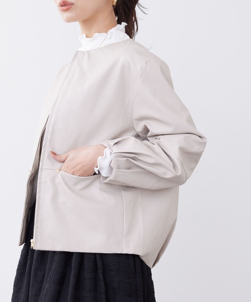 Chez toi（シェトワ）の「袖ボリューム合皮ブルゾン（ブルゾン・レディース・モカ/アイボリー/ブラック・FREE）」の5枚目の写真