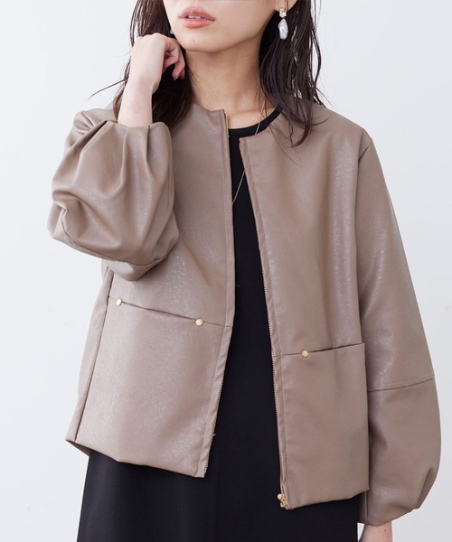 Chez toi（シェトワ）の「袖ボリューム合皮ブルゾン（ブルゾン・レディース・モカ/アイボリー/ブラック・FREE）」の6枚目の写真