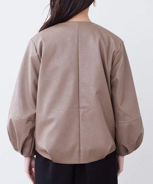 Chez toi（シェトワ）の「袖ボリューム合皮ブルゾン（ブルゾン・レディース・モカ/アイボリー/ブラック・FREE）」の18枚目の写真