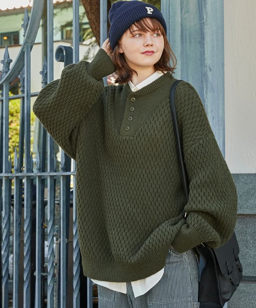 MONO-MART LADY'S（モノマートレディース）の「サーマル編みニットヘンリーネックミリタリージープセーター（ニット/セーター・レディース・カーキ/ネイビー/アイボリー/ブラウン/チャコールグレー/杢グレー/グレイッシュベージュ/ブラック/レッド・FREE）」の10枚目の写真