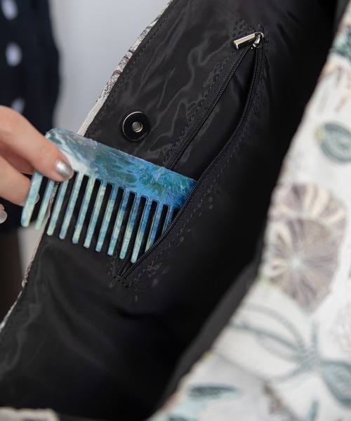 VACANCY（ヴァカンシー）の「ゴブラン柄オーバートートバッグ（トートバッグ・レディース・ホワイト/ブラック・FREE）」の6枚目の写真