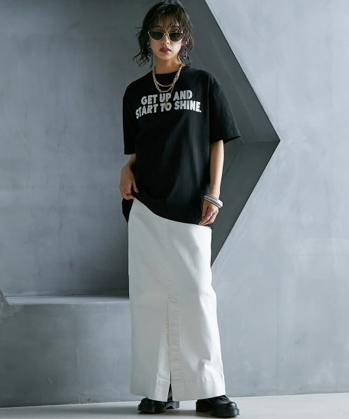 GEVS.（ジェイヴィス）の「＜大きいサイズ＞ フロントジップデニムマキシタイトスカート GEVS.（スカート・レディース・ブラック系/ホワイト系・L/LL/3L/4L/5L）」の15枚目の写真