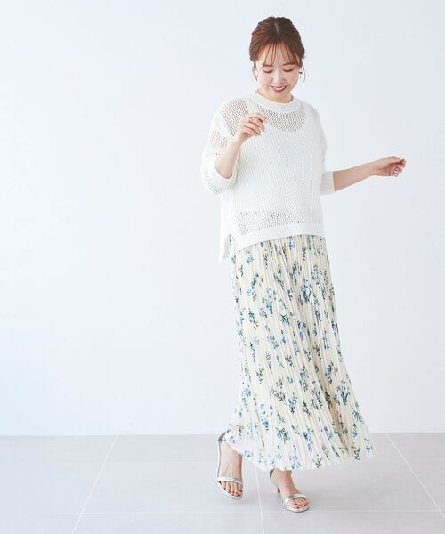 le.coeur blanc(ルクールブラン)の「サテンプリントランダムプリーツスカート(スカート・レディース・ブルー系その他4/ホワイト系その他2・38)」の7枚目の写真