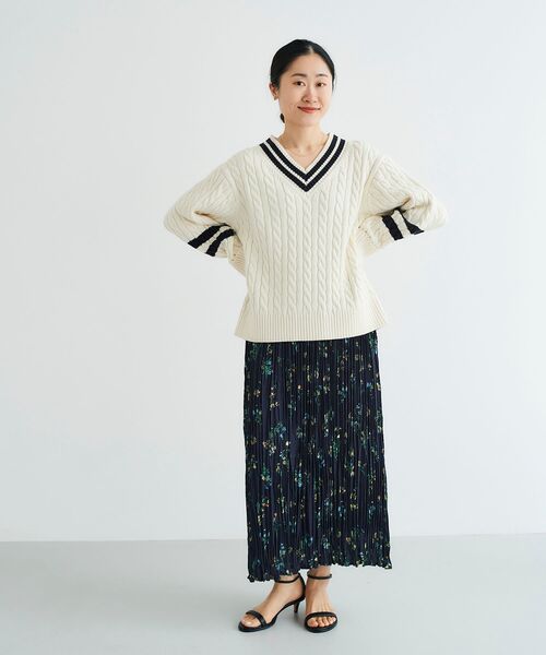 le.coeur blanc(ルクールブラン)の「サテンプリントランダムプリーツスカート(スカート・レディース・ブルー系その他4/ホワイト系その他2・38)」の12枚目の写真
