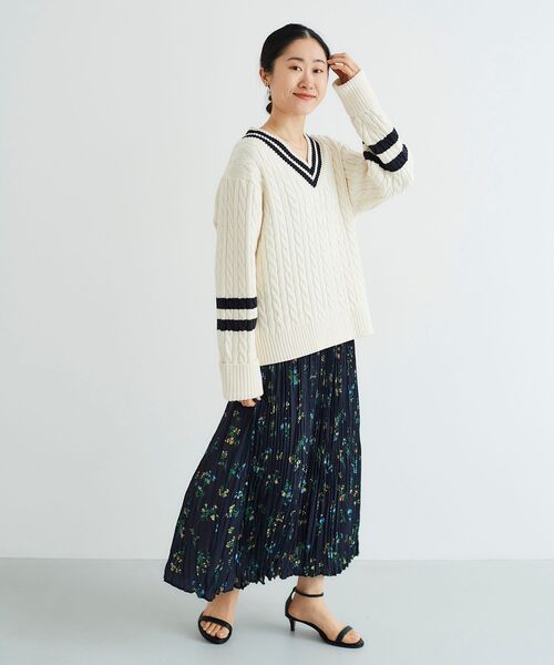 le.coeur blanc(ルクールブラン)の「サテンプリントランダムプリーツスカート(スカート・レディース・ブルー系その他4/ホワイト系その他2・38)」の11枚目の写真