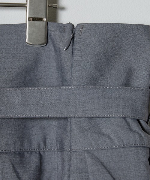 Chick（チック）の「BELT PLEATS MINI SKIRT / ベルトプリーツミニスカート（スカート・レディース・チャコールグレー/ブラック系その他/グレー系その他/ブラック/ライトグレー・M/S/XS）」の8枚目の写真