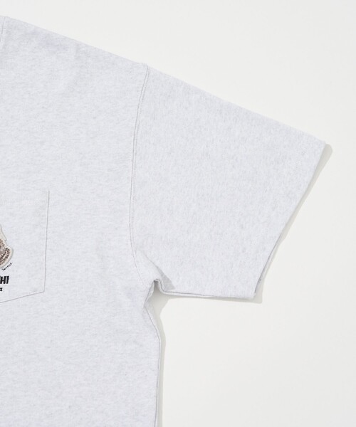 FREAK'S STORE（フリークスストア）の「SAUVENIR/サウベニア SAUVENIR×にぼしら/別注 SAUVENIR SHIRASU ショートスリーブポケットTシャツ/しらす（Tシャツ/カットソー・メンズ・グレー/ブラック/ホワイト・SMALL/MEDIUM/LARGE）」の7枚目の写真
