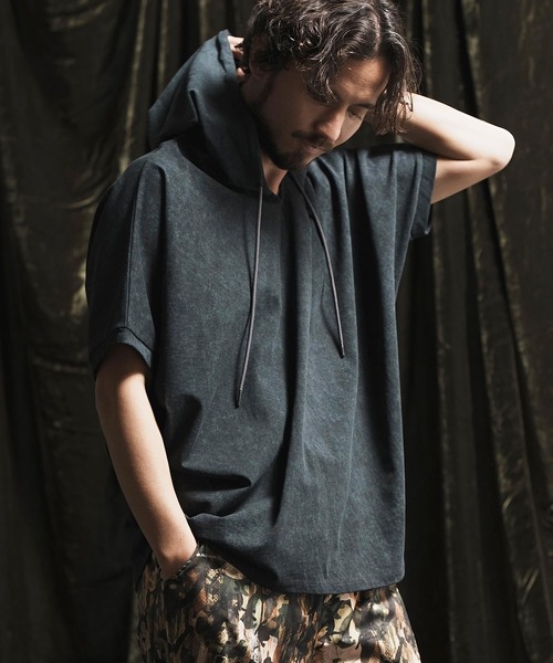 ANGENEHM（アンゲネーム）の「mpa3413- Pigment dye & dolman sleeve hoodie パーカー（パーカー・メンズ・ブラック/キナリ/ラベンダー/チャコール・S/M/L）」の3枚目の写真