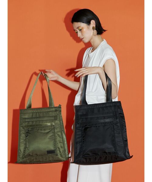 UN3D.(アンスリード)の「TRAPEZE NYLON BAG / トラピーズナイロンバッグ(トートバッグ・レディース・カーキ/ブラック・FREE)」の8枚目の写真