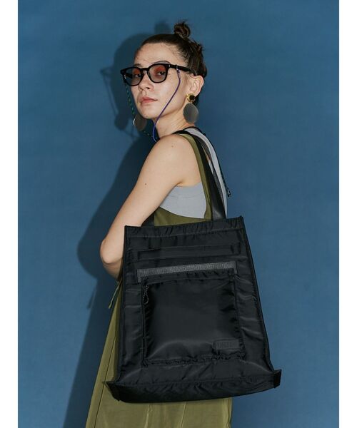 UN3D.（アンスリード）の「TRAPEZE NYLON BAG / トラピーズナイロン