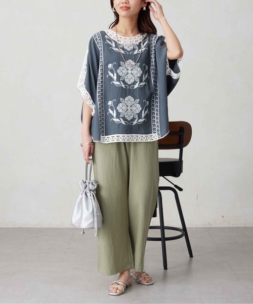 Chez toi(シェトワ)の「ボタニカル刺繍ドルマンプルオーバー(シャツ/ブラウス・レディース・ベージュ/チャコールグレー/ライトベージュ・FREE)」の22枚目の写真
