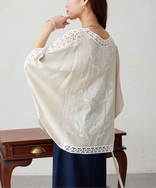 Chez toi(シェトワ)の「ボタニカル刺繍ドルマンプルオーバー(シャツ/ブラウス・レディース・ベージュ/チャコールグレー/ライトベージュ・FREE)」の5枚目の写真